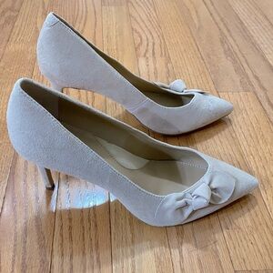 NWOT Suede BANANA REPUBLIC heels